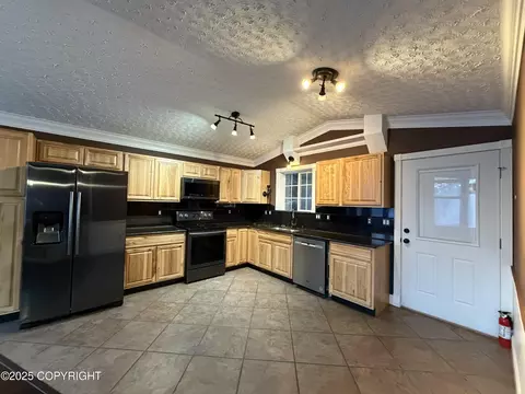 Kitchen - 2017 Dora Way, Seward, AK 99664 photo 1 of 2
