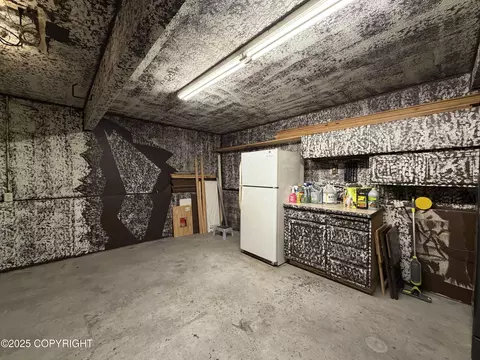Kitchen - 2017 Dora Way, Seward, AK 99664 photo 2 of 2