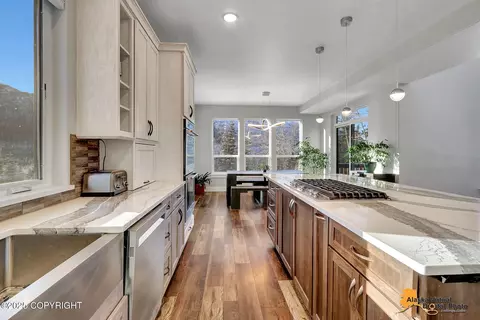 Kitchen - 8130 Harmany Ranch Rd, Eagle River, AK 99577 photo 8 of 19