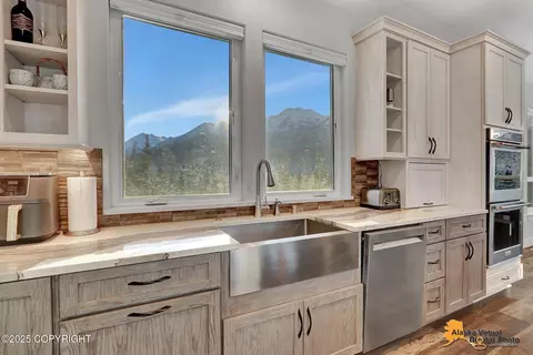 Kitchen - 8130 Harmany Ranch Rd, Eagle River, AK 99577 photo 9 of 19