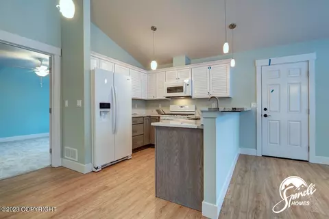 Kitchen - 8130 Harmany Ranch Rd, Eagle River, AK 99577 photo 16 of 19