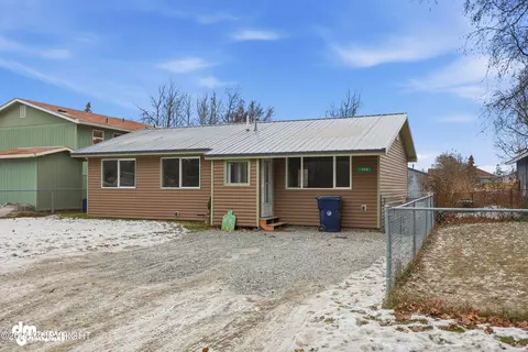 136 E Beaver Ave, Palmer, AK 99645