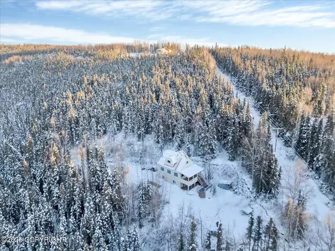 1710 Black Sand Rd, Fairbanks, AK 99712