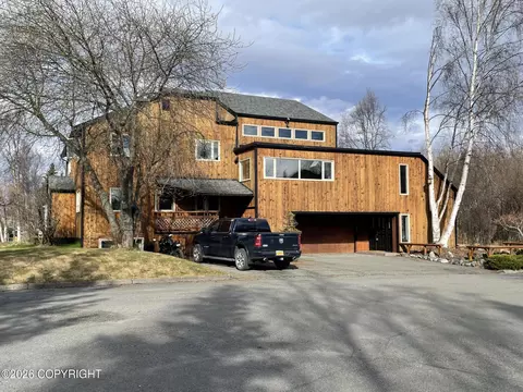 211 W Manor Ave, Anchorage, AK 99501