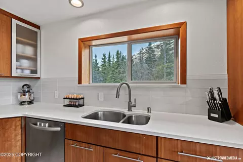 Kitchen - 3915 Hiland Rd, Eagle River, AK 99577 photo 2 of 5