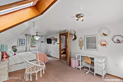 Bedroom - 3915 Hiland Rd, Eagle River, AK 99577 photo 9 of 11