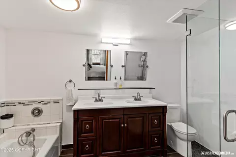 Bath - 3915 Hiland Rd, Eagle River, AK 99577 photo 3 of 10
