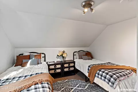 Bedroom - 3915 Hiland Rd, Eagle River, AK 99577 photo 10 of 11