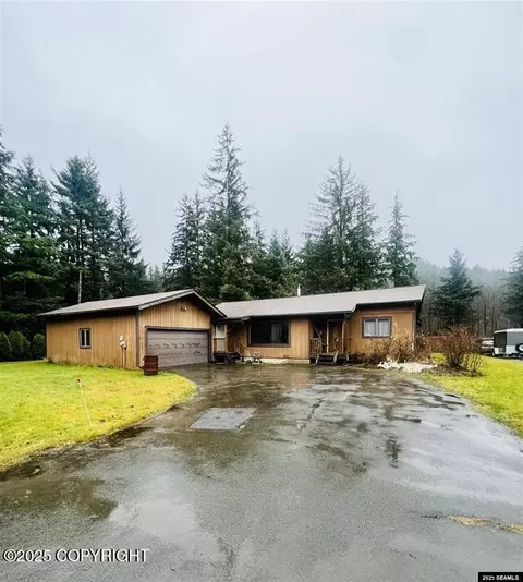 2416 Aurora Dr, Juneau, AK 99801