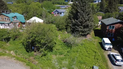 858 Linda Ct, Homer, AK 99603