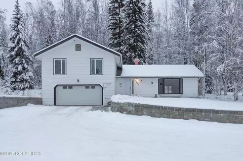 1382 Shuros Dr, Fairbanks, AK 99709
