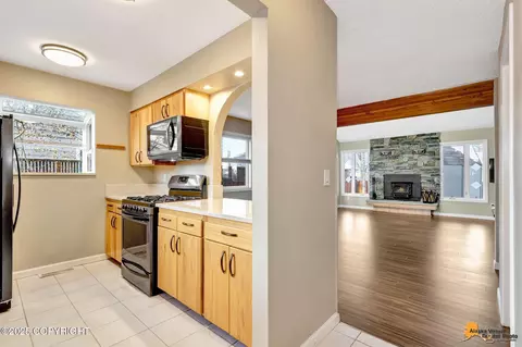 Kitchen - 3430 Wiley Post Loop, Anchorage, AK 99517 photo 3 of 3