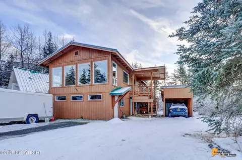 365 Cortina Rd, Girdwood, AK 99587