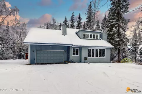 10110 Lone Tree Dr, Anchorage, AK 99507
