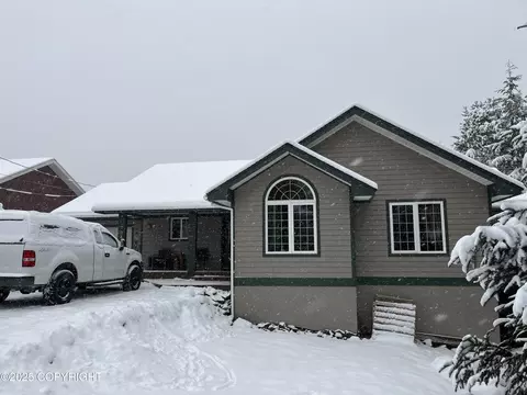 704 Unimak St, Petersburg, AK 99833