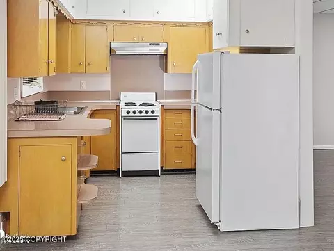 Kitchen - 618 N St, Anchorage, AK 99501 photo 4 of 4