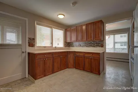 Kitchen - 618 N St, Anchorage, AK 99501 photo 2 of 4
