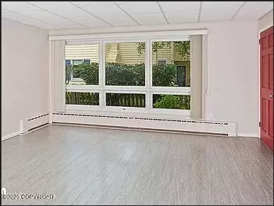 Living - 618 N St, Anchorage, AK 99501 photo 7 of 7