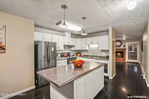 Kitchen - 4510 Wright St # 23, Anchorage, AK 99507 photo 2 of 7