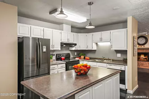 Kitchen - 4510 Wright St # 23, Anchorage, AK 99507 photo 3 of 7
