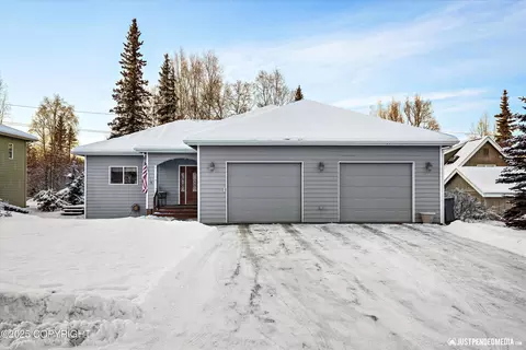 8540 Solar Dr, Anchorage, AK 99507