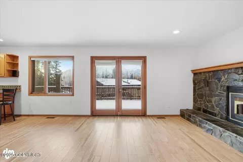 10220 Silvertip Cir, Eagle River, AK 99577 photo 19