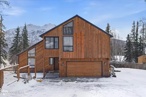 10220 Silvertip Cir, Eagle River, AK 99577