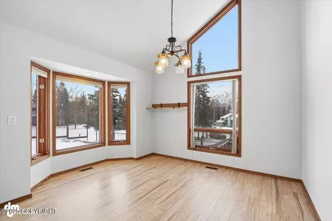 10220 Silvertip Cir, Eagle River, AK 99577 photo 12