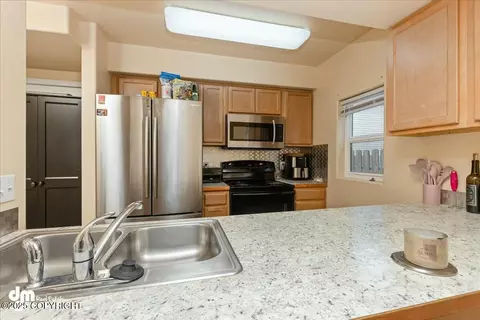 6209 E Tudor Rd # 4, Anchorage, AK 99507 photo 9