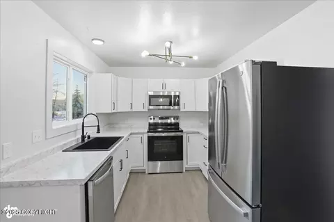 Kitchen - 6222 E 12th Ave # C-1, Anchorage, AK 99504 photo 2 of 2