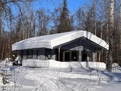 L2 Skwentna Landing, Remote, AK 99000