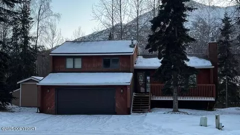 9500 Puffin Cir, Eagle River, AK 99577
