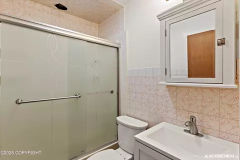 Bath - 4100 Willow Dr, Anchorage, AK 99517 photo 1 of 2