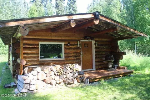 17 Teklanika Riv, Nenana, AK 99760