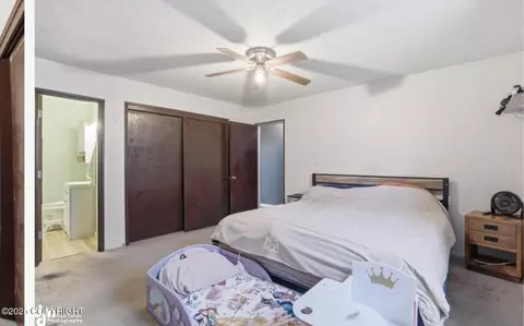 Bedroom - 3714 E 17th Ave, Anchorage, AK 99508 photo 5 of 6