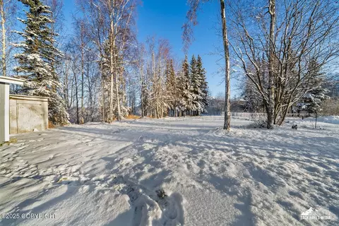 Exterior - 22179 Birchwood Loop Rd, Chugiak, AK 99567 photo 4 of 9