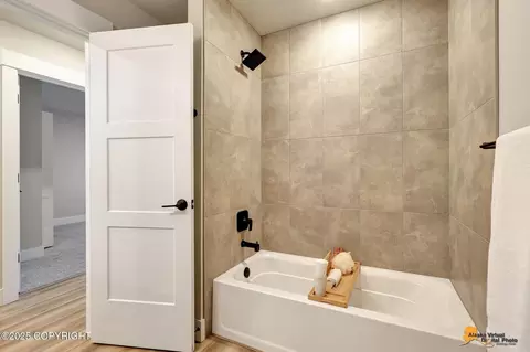 Bath - 8868 Chalk Hill Loop, Anchorage, AK 99502 photo 8 of 10
