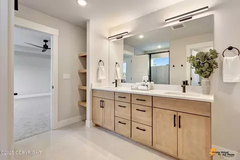 Bath - 8868 Chalk Hill Loop, Anchorage, AK 99502 photo 4 of 10