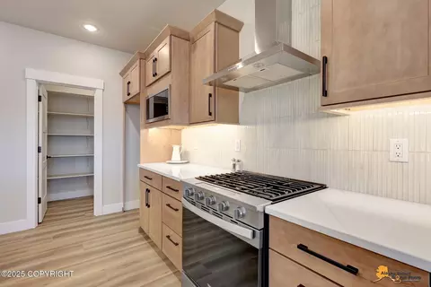 Kitchen - 8868 Chalk Hill Loop, Anchorage, AK 99502 photo 5 of 7