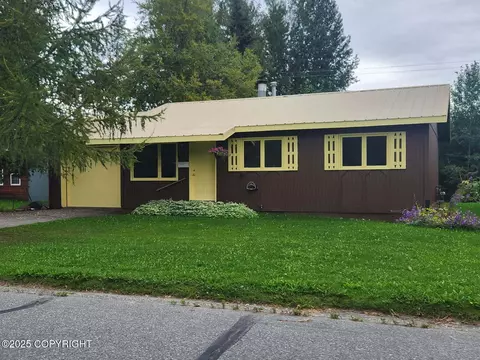 950 W Edinborough Dr, Palmer, AK 99645