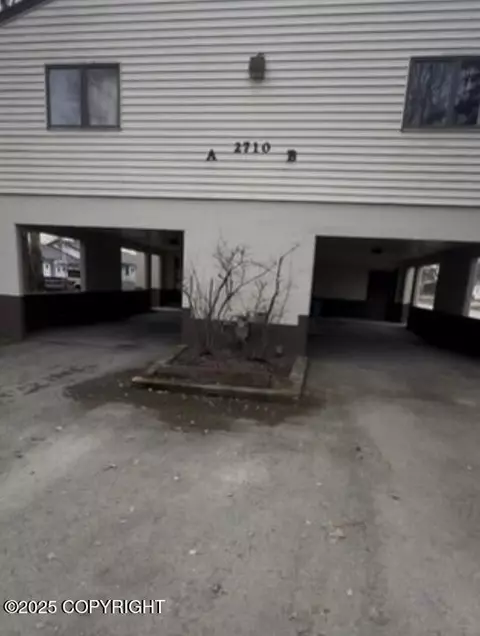 3003 Turnagain St, Anchorage, AK 99517