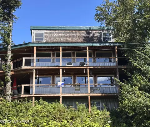 1146 Mud Bay Rd, Haines, AK 99827