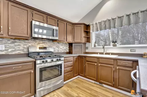 8451 Berry Patch Dr, Anchorage, AK 99502 photo 8