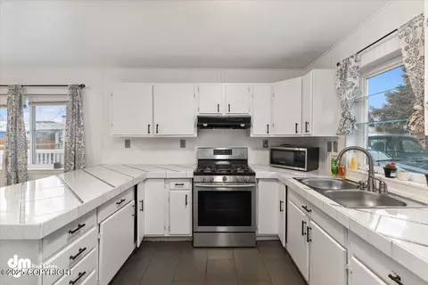 Kitchen - 1035 E 12th Ave, Anchorage, AK 99501 photo 2 of 2
