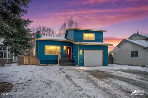 8410 Fox Lair Cir, Anchorage, AK 99507