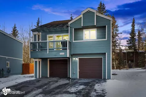 9310 Tanadak Cir, Eagle River, AK 99577