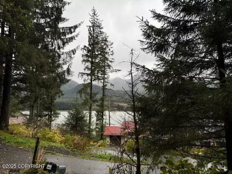 1940 Sutherland Dr, Juneau, AK 99801