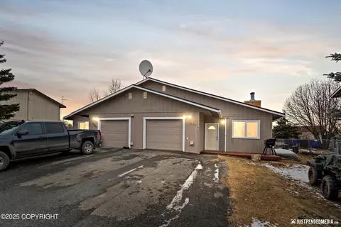 4207 Cosmos Dr, Anchorage, AK 99517