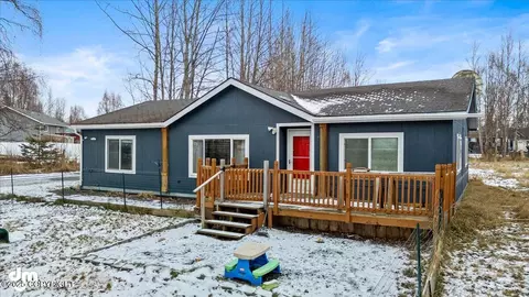 2520 W Trapline Dr, Wasilla, AK 99654