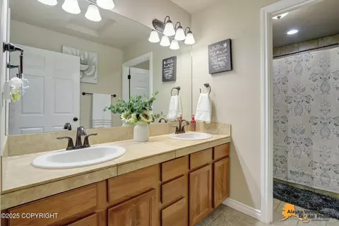 10972 Splendor Loop, Eagle River, AK 99577 photo 34